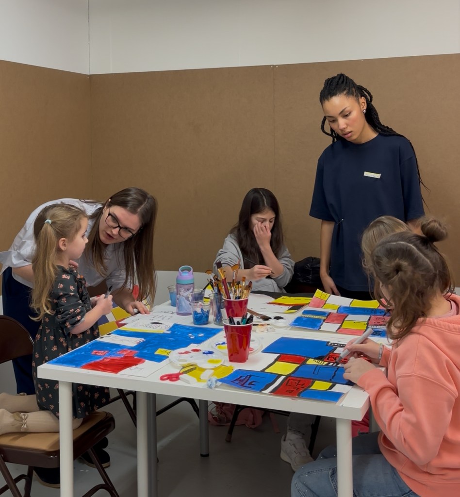 Kids painting at an art workshop in Vancouver with Professional Instructors| Free Form Studio
